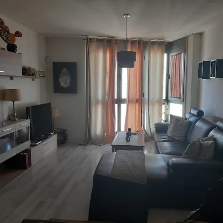 Homestay Roomholiday J&a